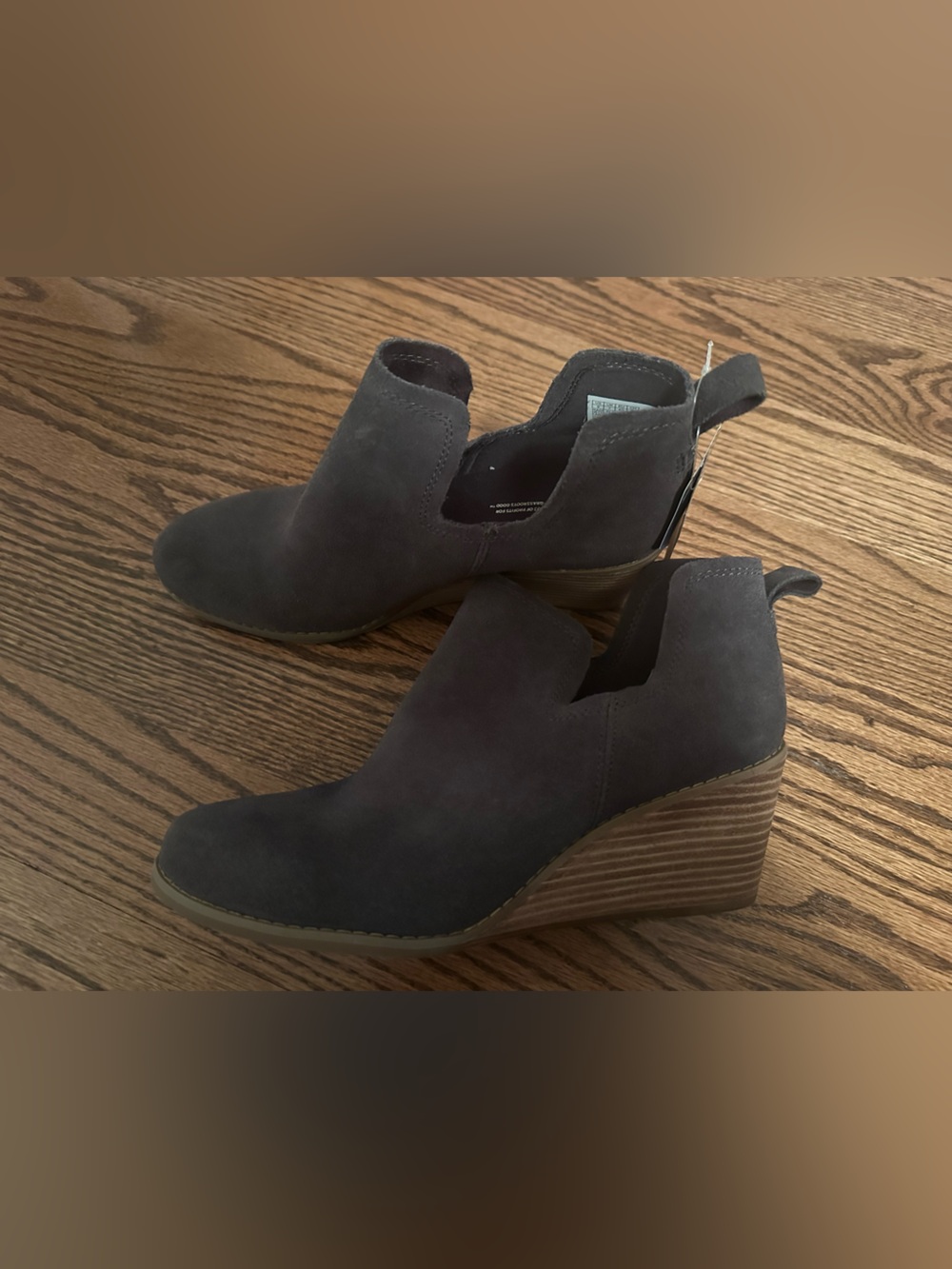 NWT Toms Gray Suede Wedged Booties, Sz 9